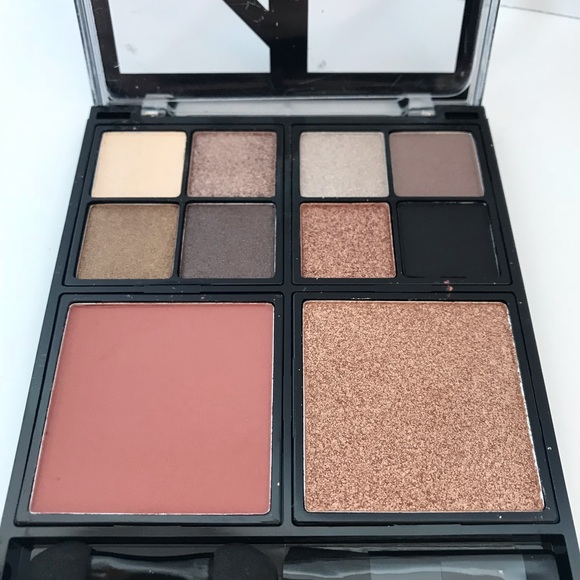 Kardashian Beauty Other - NWT Kardashian Beauty No Apologies Werk It Palette